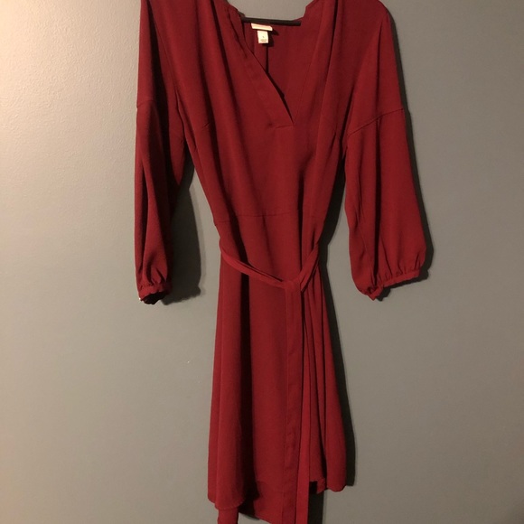 Size large Woman’s long sleeve burgundy dress - Picture 2 of 3